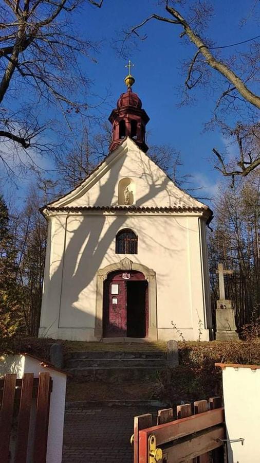Mala Svata Hora - Penzion & Restaurace Mnisek pod Brdy Exterior photo